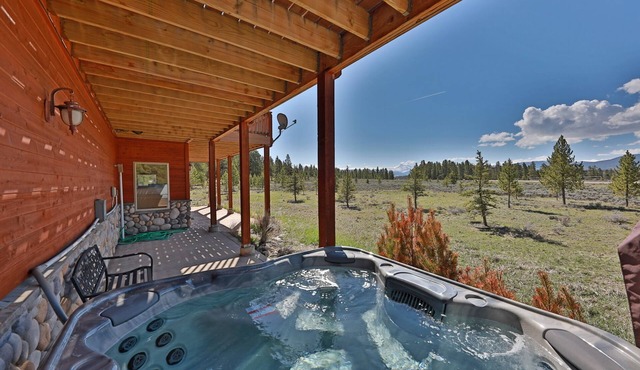 Mountain Views w/Hot Tub
