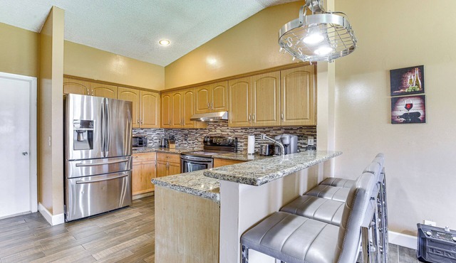 Near Beaches: Pet-friendly Sunrise Escape w/Patio