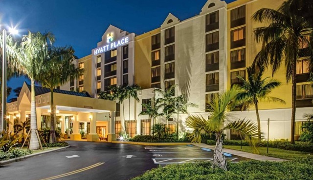 Near Port Everglades Cruise Port | Free Breakfast