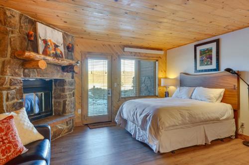 Near Skiing: Studio w/Pool Access in Granby!