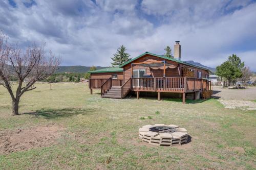 Near Trails & Rio Grande Fishing! Mtn-View Cabin