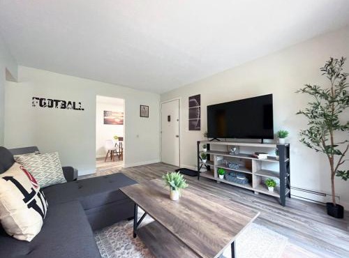 New Hall Of Fame Apt! - 7 Min Walking Distance