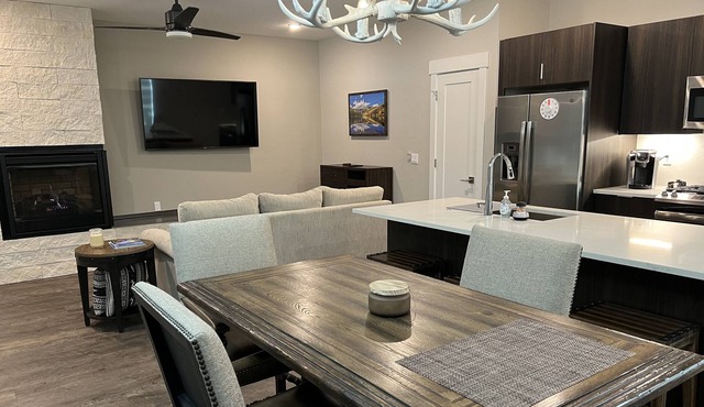 NEW Luxury 2 Bed 2 Bath Condo