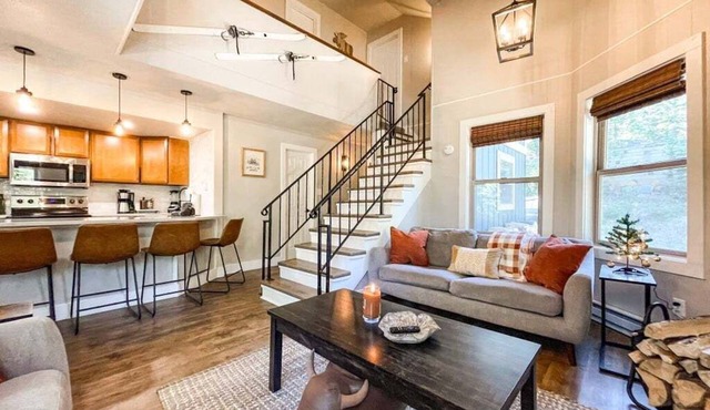 NEW | Remodeled Cozy Mountain Getaway