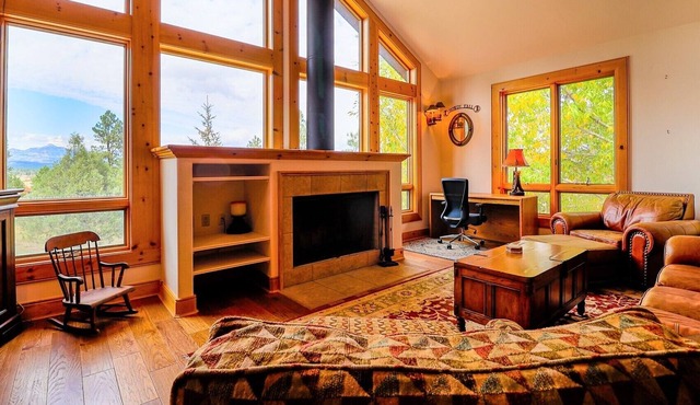 New Rental! 3 Bed / 3 Bath, Quiet Area, but close to everything.