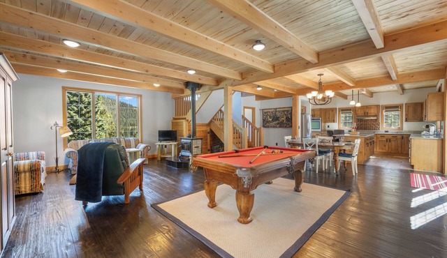 New Rental! Pet Friendly 3Bed/2.5Bath -Creekside Solitude