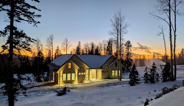 New Ski In/Ski Out Cabin at Eagle Point - Sleeps 23 comfortably!