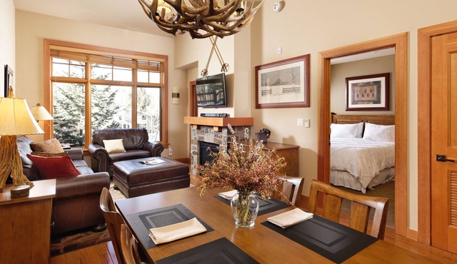 New Ski in/ski out, Luxury 1 BR, by gondola, deck/spas/Capitol Peak Snowmass BV