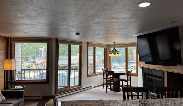 NEW! Studio in Lakeside Village, Updated Kitchen & Bath