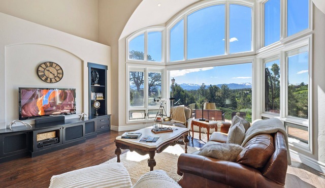 New! Stunning Log Hill Home on the Divide Golf Course - Fitness Room & Sauna