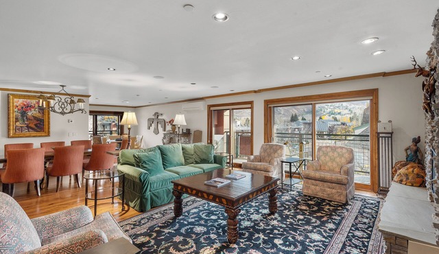 North Of Nell, Unit 4n