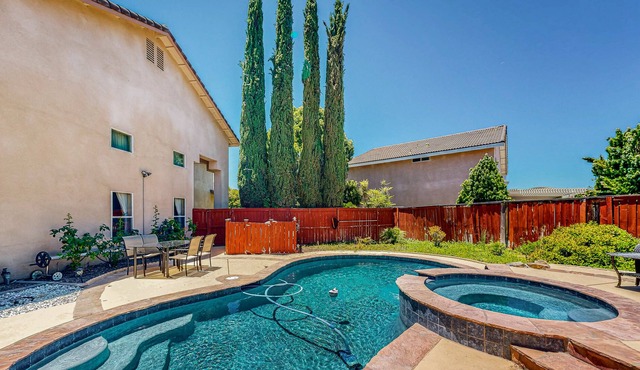 Oasis in Tuscany Hills | House in Lake Elsinore with a private pool & a hot tub