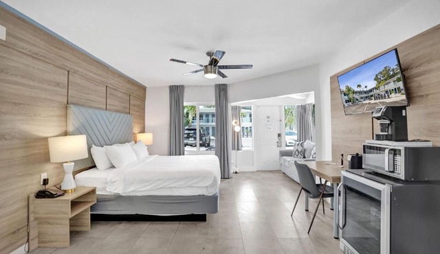 Ocean Blvd King Suite with Sofa Bed