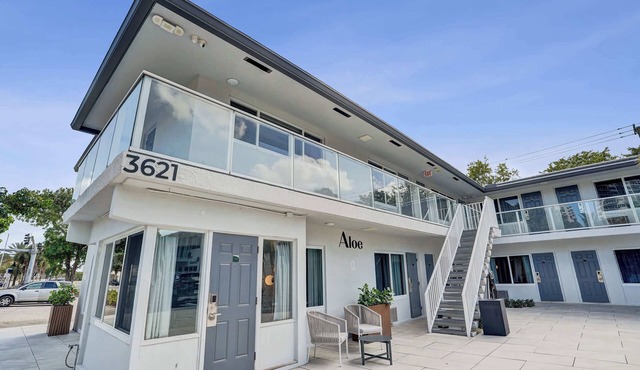 Ocean Blvd King Suite Near Beach