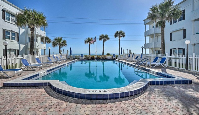 Oceanside Ormond Beach Condo, Steps to Shore! in Ormond Beach