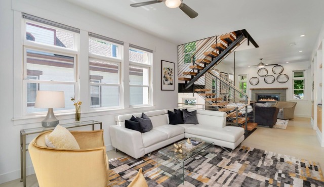 Old Town Oasis – Spacious Artisan Home in Old Town