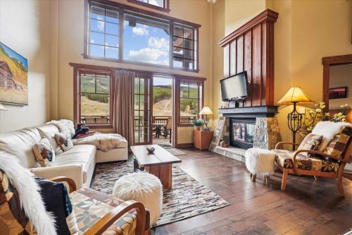 One Ski Hill Place 8516, Luxury condo with resort amenities