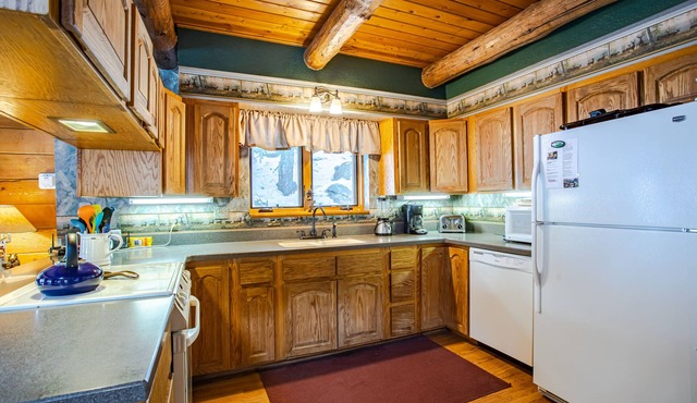 Ouray Log Cabin - Cozy Cabin Overlooking the Uncompahgre River