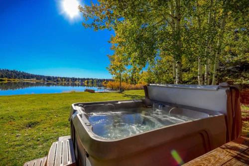 Pagosa Lakefront Home w/Hot Tub, A/C, & Canoe!
