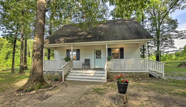 Peaceful Broken Bow Cottage w/Fire Pit!