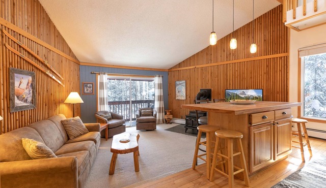 Peak 8 Village Retreat Condo: Great Year-Round Location