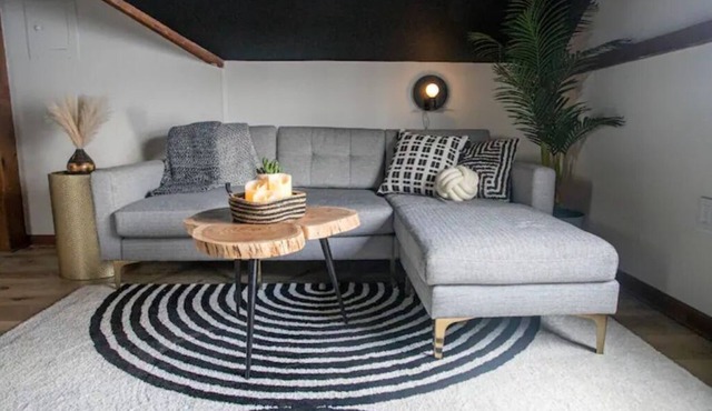 Peekskill Carriage House Downtown Studio