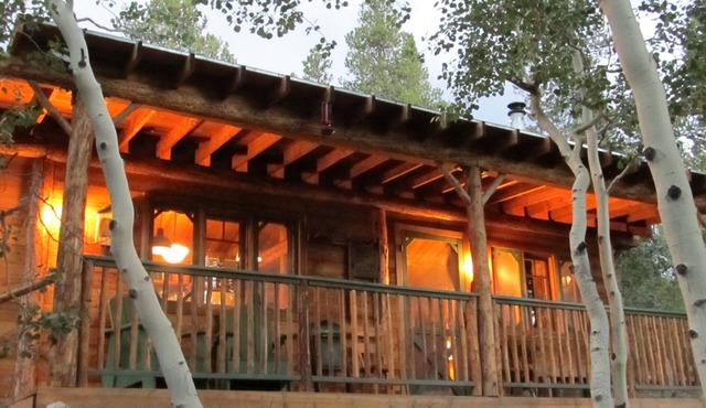 PERFECT Family Retreat, ROMANTIC Getaway, Racer's Base Camp! QUIET. Beautiful!