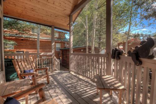 Perfect Getaway Cabin with Nearby Hike&Bike Trails
