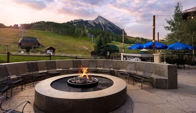 Pet-Friendly Alpine Suite Perfect for Adventure Seekers, 2 Rooms w/Kitchenette