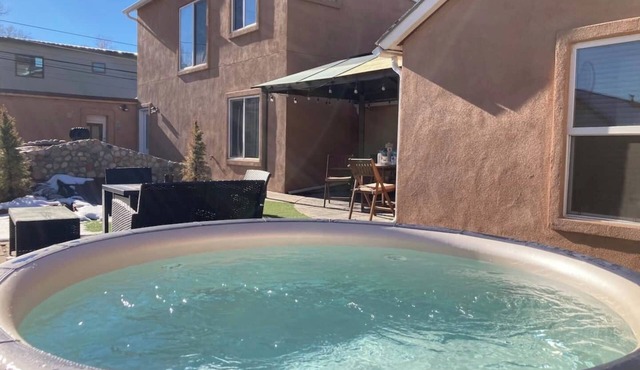 Pet-friendly, spacious home with hot tub near downtown Salida