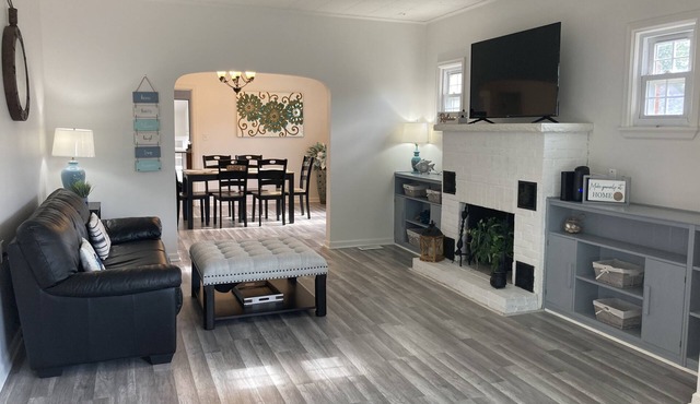 Pets, Family, Fire Pit, Play-ground, Beach all on one floor!