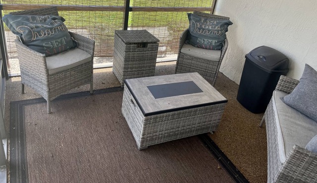 Pool Front