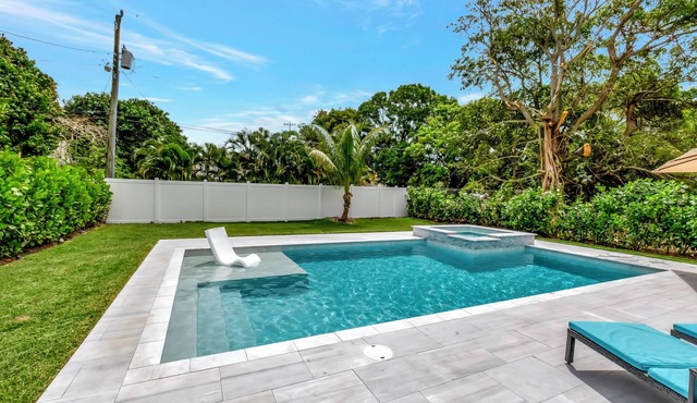 Pool Paradise in East Delray Beach 5 minutes from Downtown and beaches
