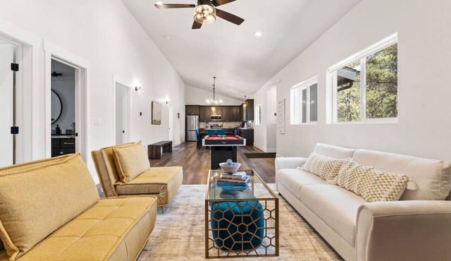 Pool Table|Hot tub|Modern Kitchen|Nestled in Trees