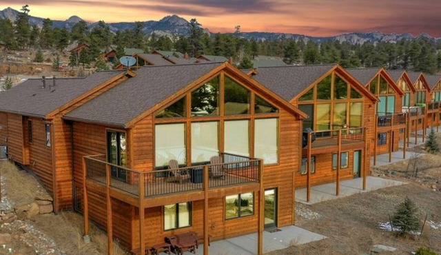 PREMIUM HOME, incredible views, close to town & RMNP; hot tub, AC, & more: #6179