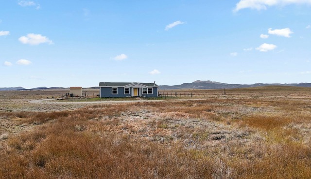 Private 40-Acre Estate - Hot Tub Under the Milky Way - 40 Min to Breckenridge