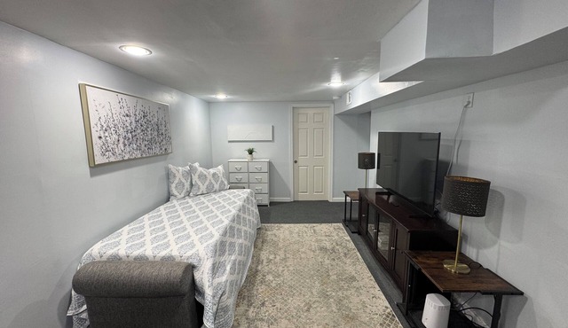 Private Entry Studio in Quiet Historic Neighborhood