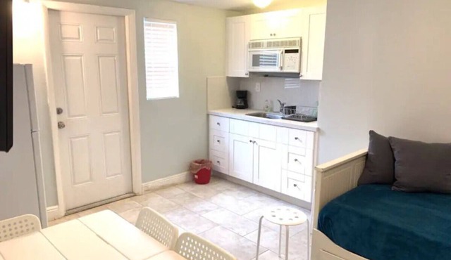 Private Hollywood APT Near Beach Airport & Casino