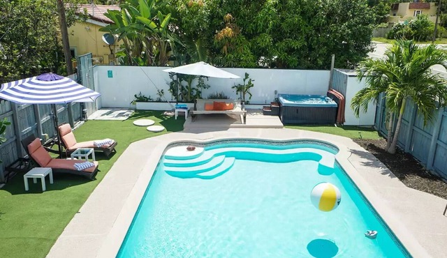 Private House Center of Ft Lauderdale Great Pool