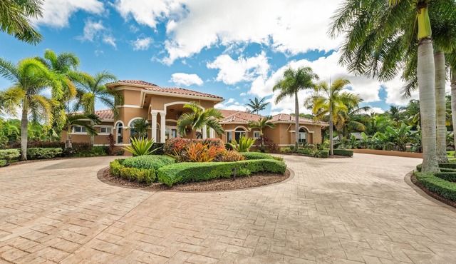 🌴 Private Luxury Oasis in Southwest Ranches-Pool, Acreage & Peace 🌴