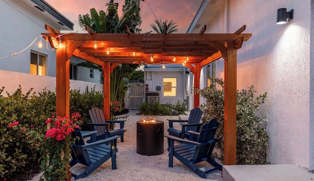 Private Pool + Firepit + Beach Gear | Short Drive to Beach + Las Olas | Al Mare