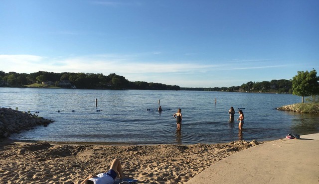 Private Setting, Walk To The Beach And Minutes From Grand Haven