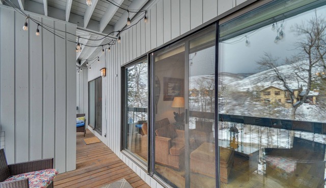 Private Ski Retreat in Avon: Eagle River Views!