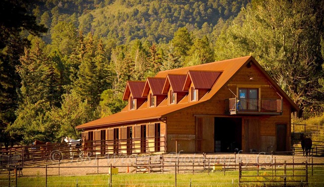 Private, Upscale Apartment above a barn in Durango, Colorado