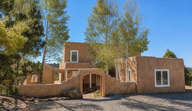 Pueblo de Canoncito - 11 Acres, Forest & Views