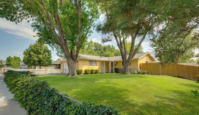 Quiet & Convenient Sparks Retreat Near I-80 & Reno