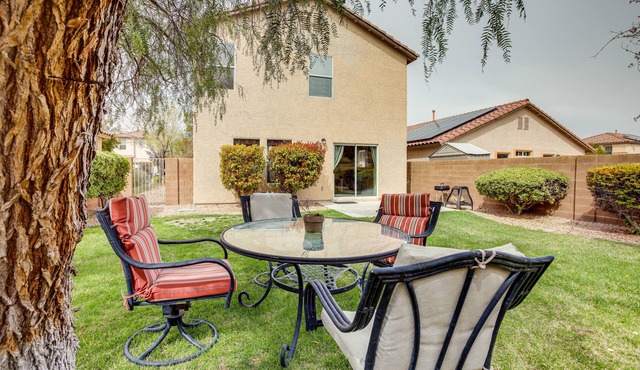 Quiet Vegas Home: 10 Mi to the Strip!