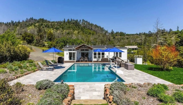 Red Pepper Retreat-heated pool + hiking trails