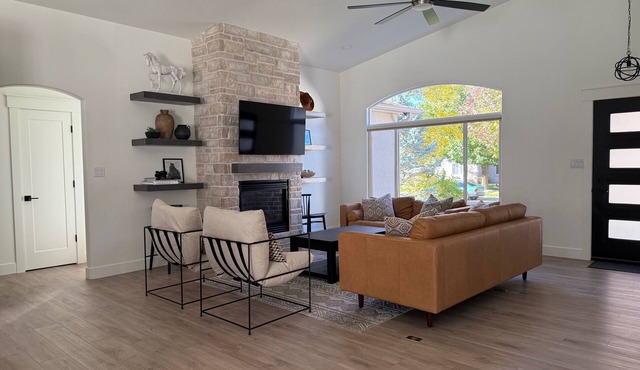 Redlands Retreat: Entire 4-bedroom home in Grand Junction, Colorado