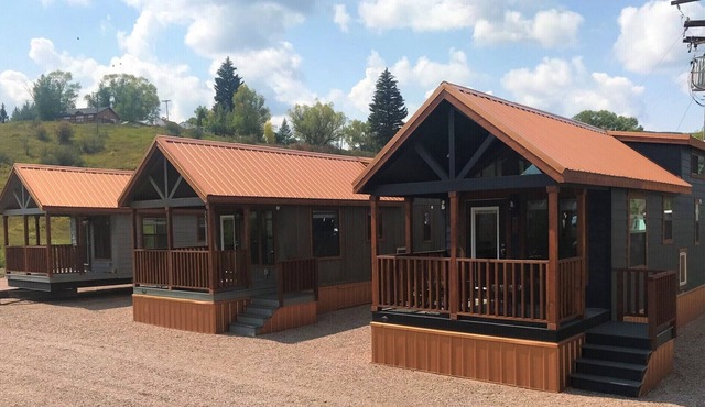 Relaxing Getaway in our Charming Cottage at Lodges of Oak Creek!